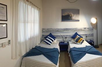 Hotel Cokes Surf Camp Thulusdhoo Esterno foto